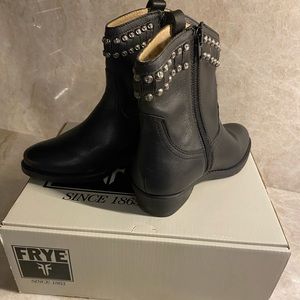 Frye Diana Cut stud boots, black, kids size 1